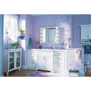 Modern bath by Kraft Maid