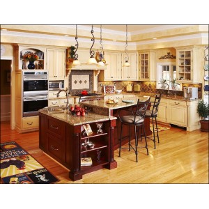 Cottage kitchen by Heritage