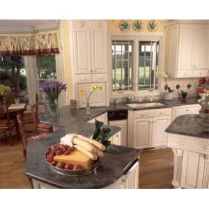 Great Room kitchen by Mouser